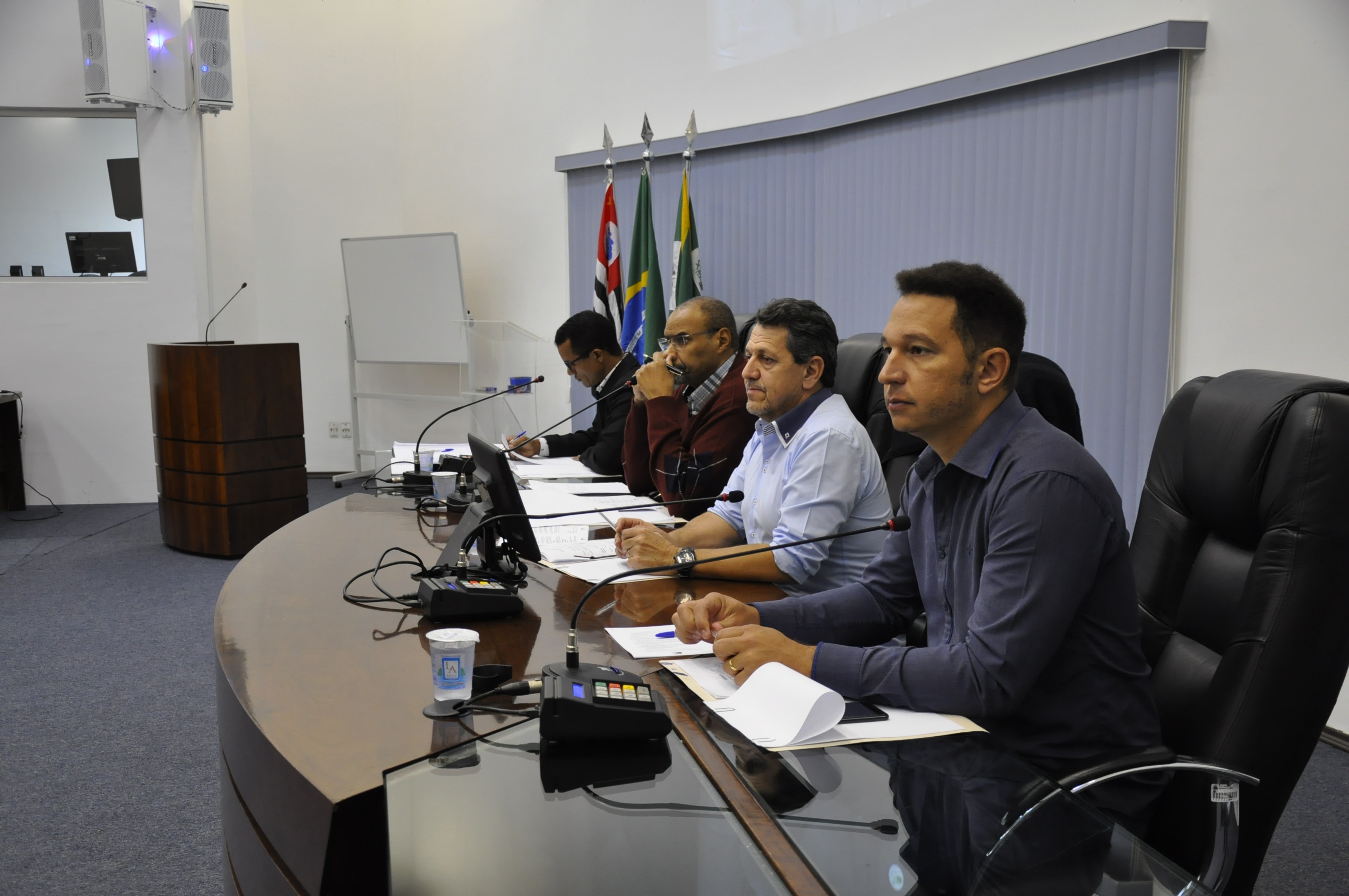 201865_Plenário durante sessão camarária desta terça-feira.